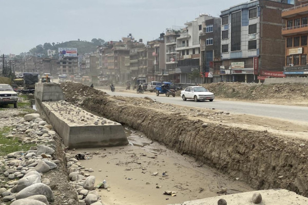 अरनिको राजमार्ग : साँगा-धुलिखेल सडक स्तरोन्नति तीव्र&nbsp;